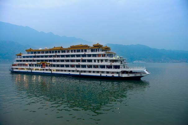 重庆三峡旅游-普通三峡游船