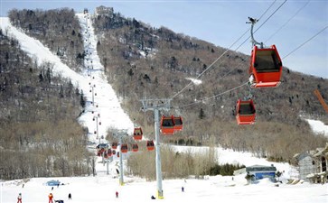亚布力滑雪旅游度假区-冬季东北旅游-重庆中青旅