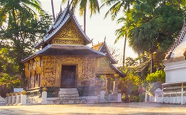 老挝琅勃拉邦香通寺-重庆中青旅