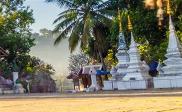 老挝琅勃拉邦香通寺-重庆中青旅