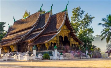 老挝琅勃拉邦香通寺-重庆自驾游