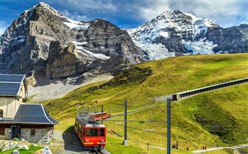 瑞士雪山-重庆到欧洲旅游-西欧3国旅游报价