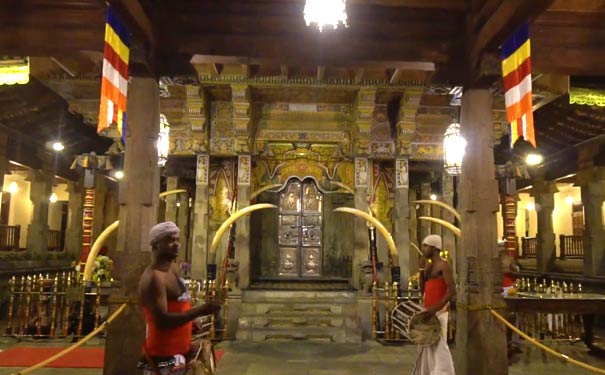 斯里兰卡旅游推荐体验：斯里兰卡康提佛牙寺