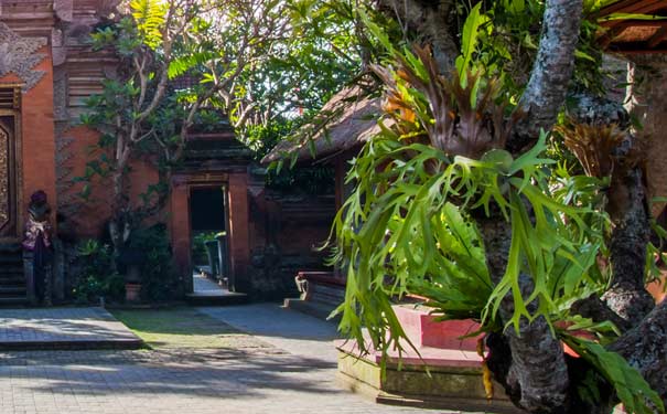 巴厘岛旅游景点：乌布皇宫
