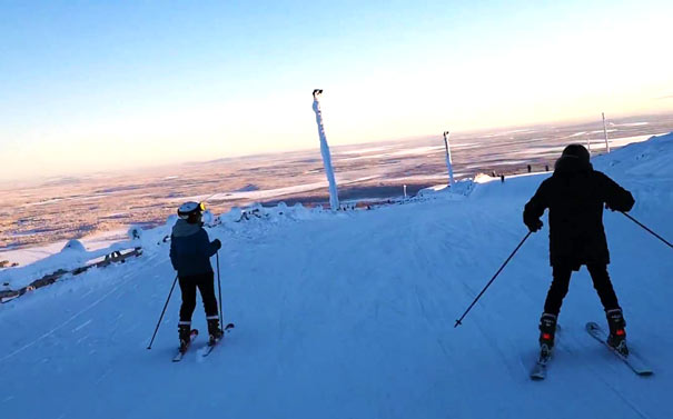 冬季欧洲旅游：冬季芬兰类维Levi滑雪