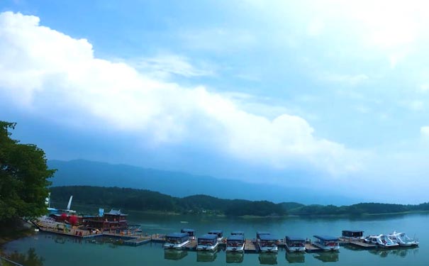 大足龙水湖旅游景区：清晨码头