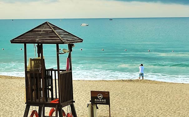 春节旅游推荐国内八大最美海岸线：亚龙湾海滩