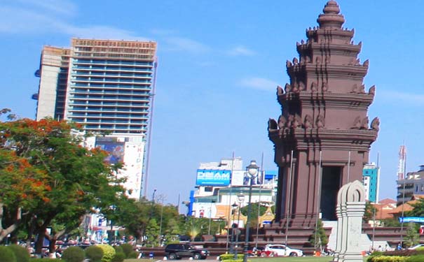 柬埔寨旅游：金边独立纪念碑