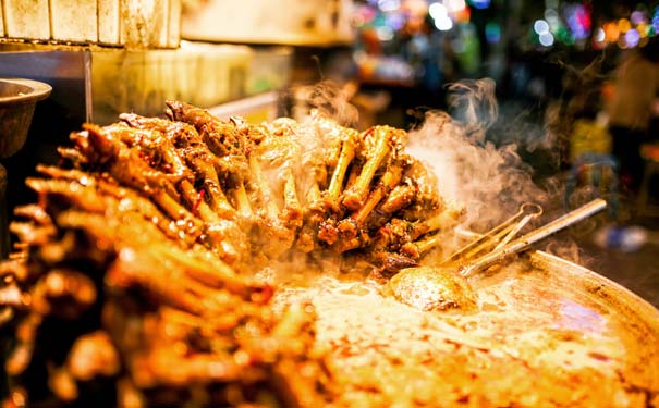 西安旅游美食：回民街香辣羊蹄