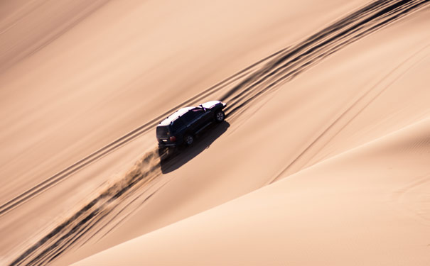迪拜国庆旅游：沙漠越野