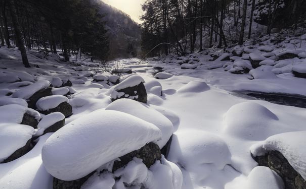 吉林长白山旅游：十五道沟冬季雪景