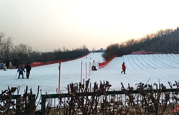 冬季天津旅游滑雪推荐：南翠屏公园滑雪场