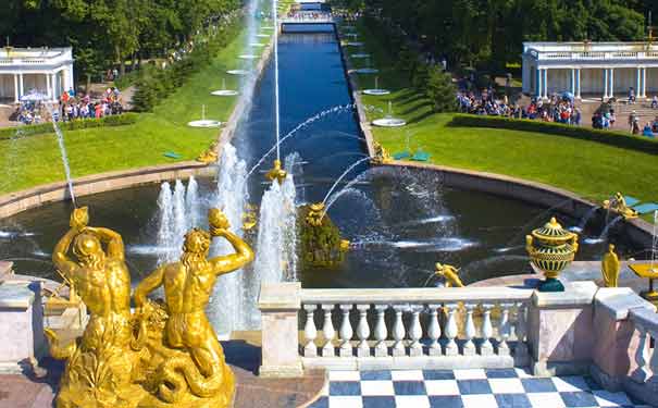 俄罗斯旅游概述：夏宫喷泉
