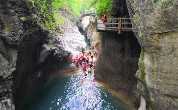 重庆金刀峡旅游：金刀峡南段成人溪降