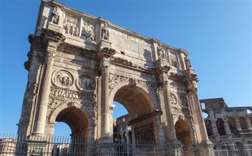 欧洲旅游：意大利罗马君士坦丁凯旋门