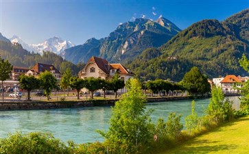 欧洲旅游：瑞士因特拉肯
