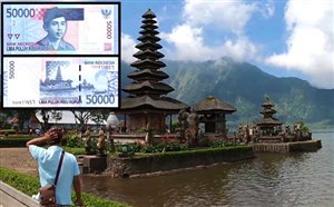 巴厘岛著名庙宇五万钞票背景图之圣泉寺
