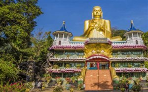 斯里兰卡最大的洞穴庙宇丹布勒石窟寺