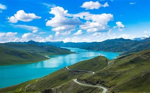 西藏林芝旅游景点：巴松错