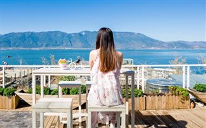 8-9月云南必去的热门景点 云南美食、天气情况 8-9月去云南带什么衣服合适