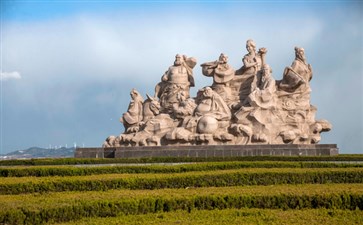 八仙雕塑广场-重庆到山东辽宁旅游线路
