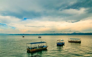 重庆自驾旅游-抚仙湖美景