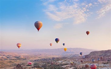 土耳其·卡帕多奇亚·清晨热气球-重庆青年旅行社