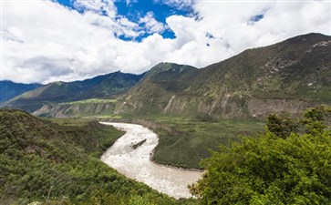 雅鲁藏布大峡谷