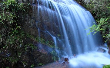 古东瀑布-桂林北海涠洲岛旅游