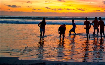 巴厘岛金巴兰海滩-重庆中国青年旅行社