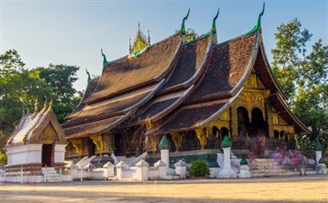 老挝万荣香通寺-老挝旅游线路报价