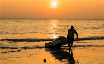 北海涠洲岛夕阳-重庆自驾游