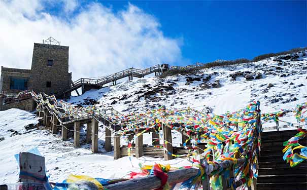 云南香格里拉石卡雪山-云南自驾游