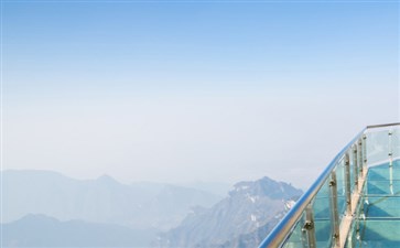 张家界天门山玻璃栈道-重庆三峡旅游