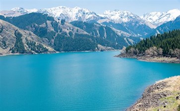 新疆天山天池-新疆旅游-重庆青年旅行社