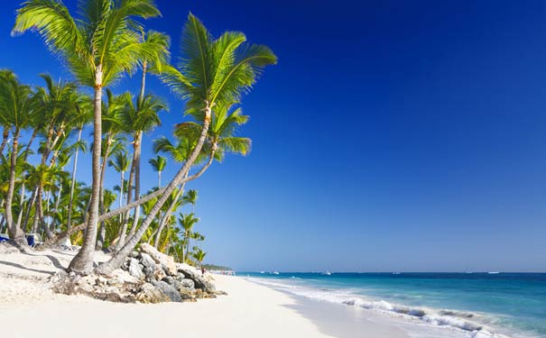 热门海岛旅游目的地之斐济沙滩