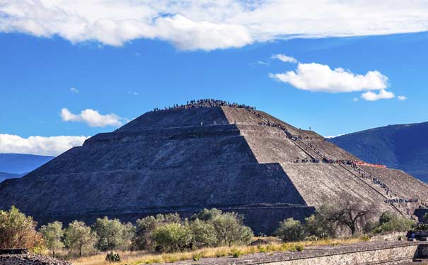 墨西哥旅游:太阳月亮金字塔