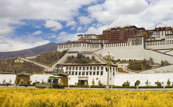 西藏旅游 十大国内适合学生毕业生旅游目的地
