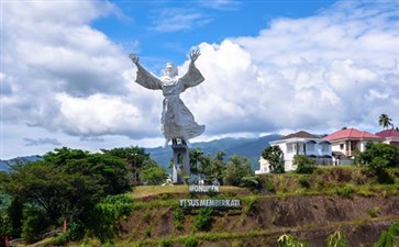 耶稣飞天像-美娜多旅游-重庆中青旅