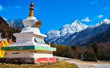 四姑娘山白塔-四川旅游-重庆中青旅