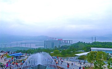 三峡大坝景区坛子岭观大坝