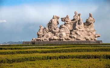 八仙雕塑广场-山东旅游-重庆中青旅