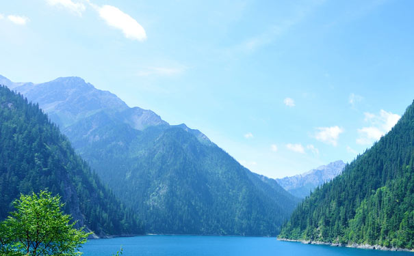 九寨沟旅游景点长海夏景