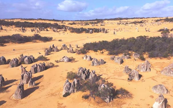 西澳大利亚尖峰石阵沙漠Pinnacles Desert