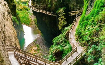 龙水峡地缝-重庆三日游报价-重庆青年旅行社