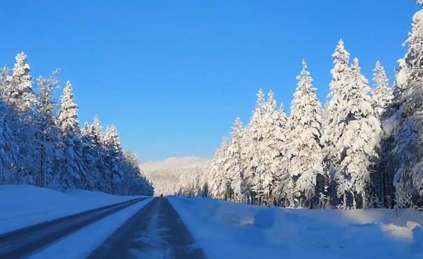 芬兰公路雪景