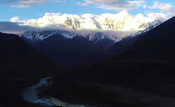 秋季旅游：西藏南咖巴瓦