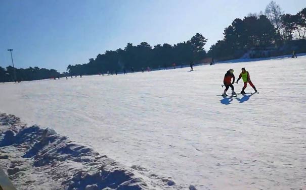 东北十大滑雪场：沈阳棋盘山滑雪场