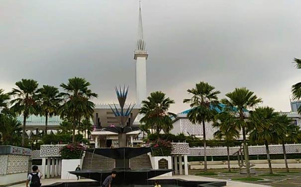 马来西亚旅游：吉隆坡国家清真寺外观