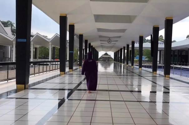 马来西亚旅游：吉隆坡国家清真寺走廊